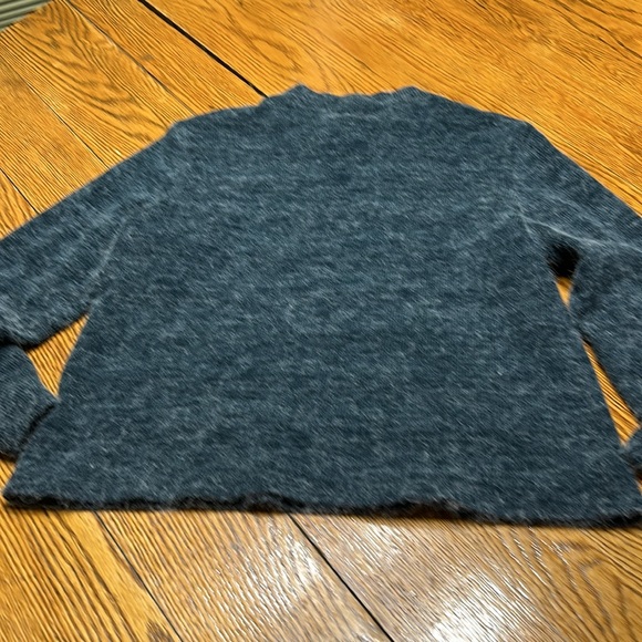Lana Lee Canada blue knit sweater. Fabric and size tag missing. Size Medium. - Picture 4 of 15